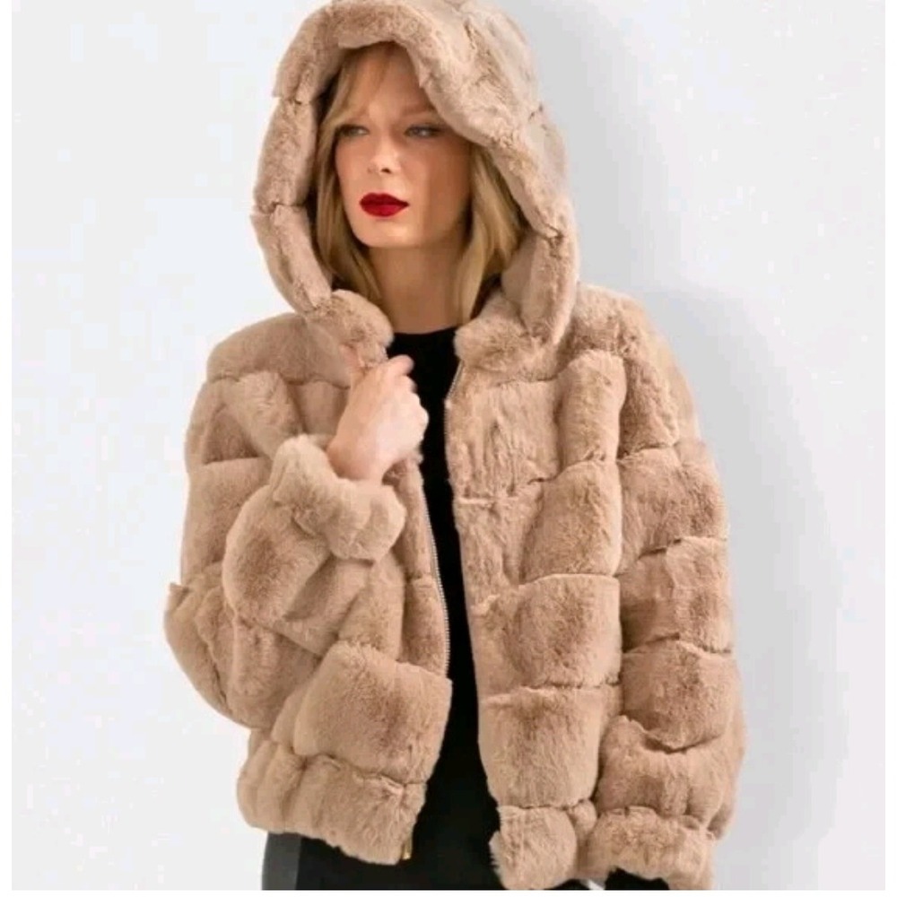 BCBGMAXAZRIA Faux Fur Hooded Jacket Beige Textured Quilted Size XL Mobwife
